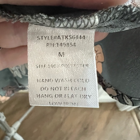 Sadie & Sage Floral Button-Front Blouse in Gray and Brown - Picture 3 of 6